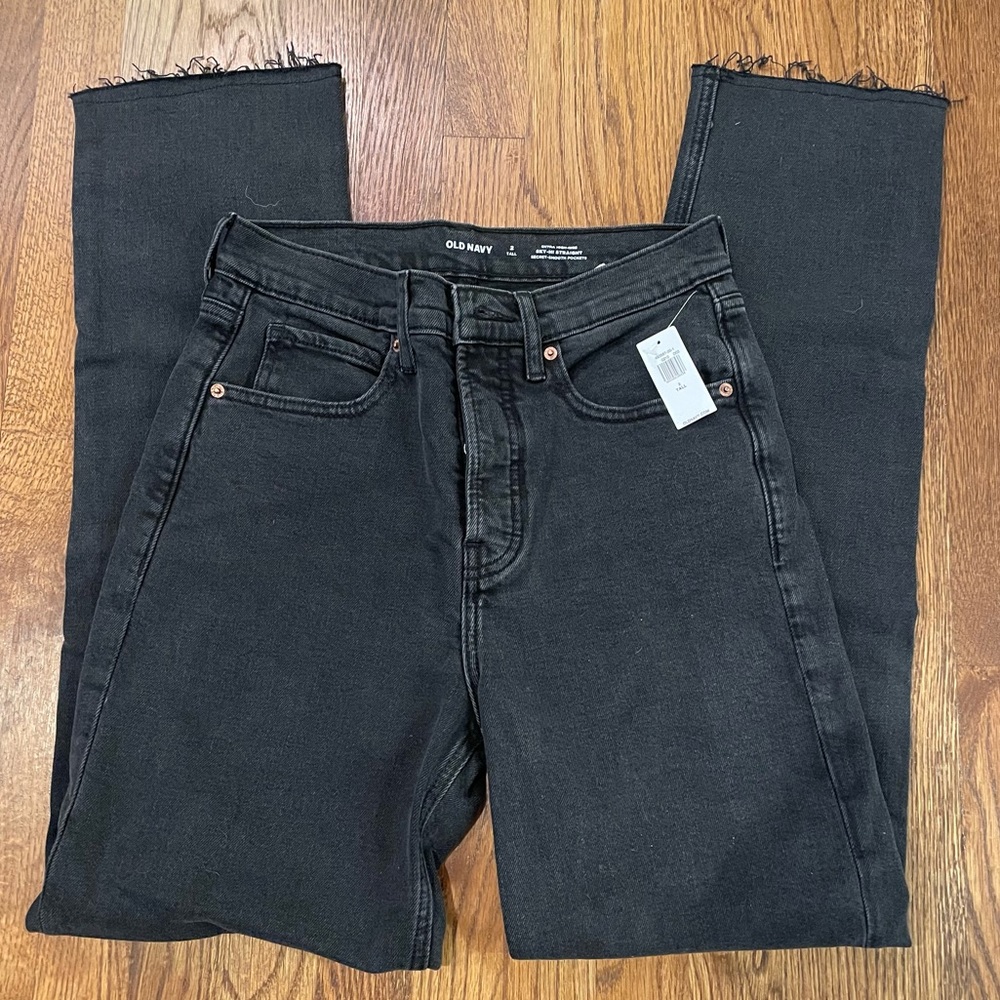 Old Navy Extra High-Waisted Button-Fly Ski-Hi Straight Cut-Off Black Jeans